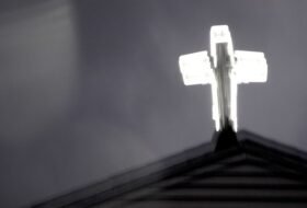 Poll: Christians Face More Discrimination Than Muslims