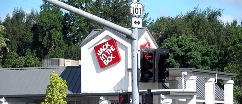 'Jack In The Box' Employee Hid Secret Behind Register For Weeks, Boss Sick When He Sees It
