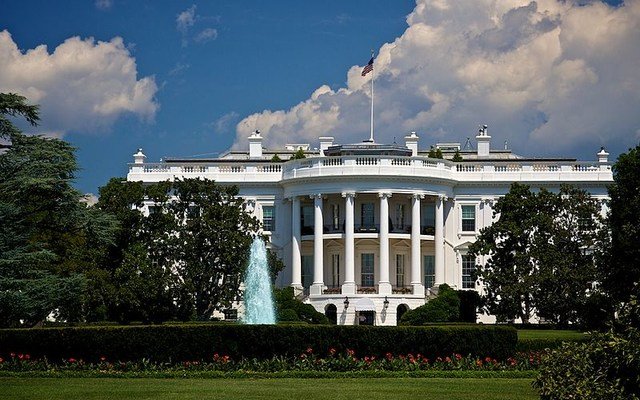 White House Lit Blue In Support Of Police (Photos)