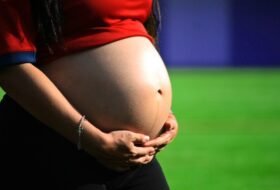 Mom Warns Others After Itchiness Causes Pregnancy Scare (Photo)