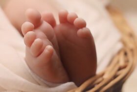 Mother-To-Be Is Stunned By The Size Of Her Belly. Doctors Are Blown Away On Delivery Day.