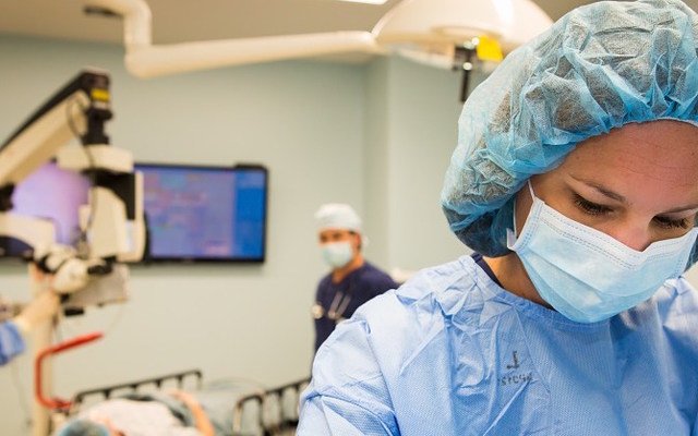 Woman Has Surgery To Remove Ovaries, Gets Huge Surprise (Photos)
