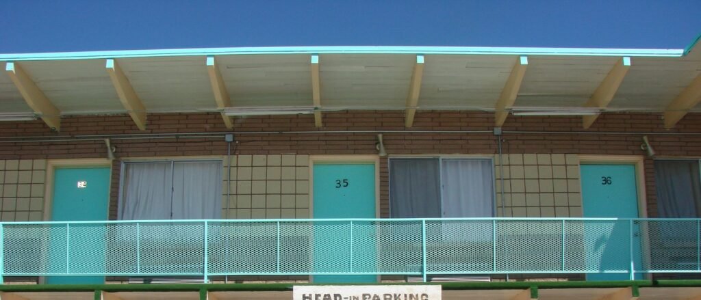 Police Run Out Of Motel In Tears After Finding 3 Women's Sick Use For Sheets
