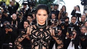 Kendall Jenner's Naked Photo Sparks Frenzy