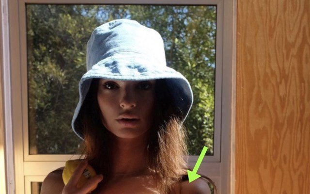 Model Emily Ratajkowski Turns Heads After Posting 'Juicy' Bikini Shot